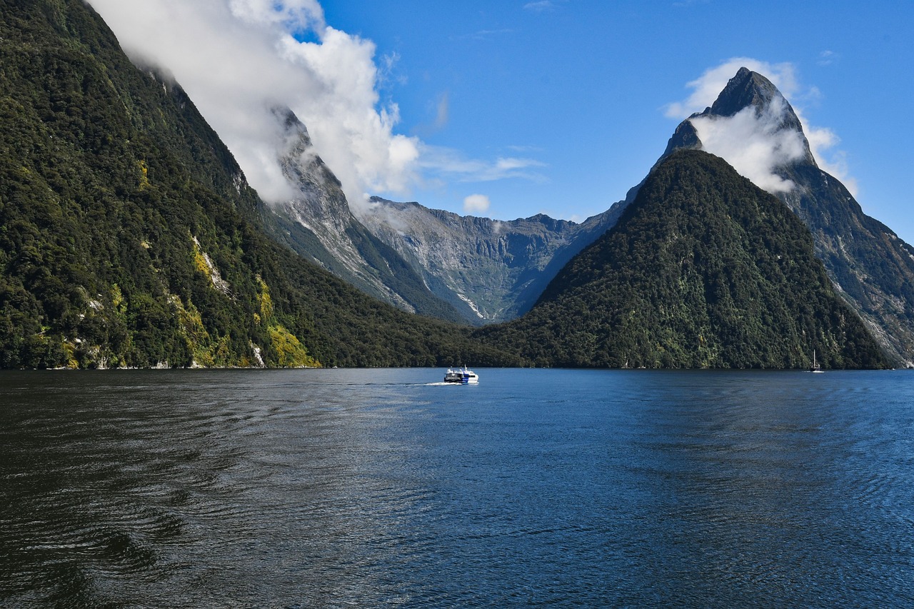 米佛峽灣（Milford Sound） 