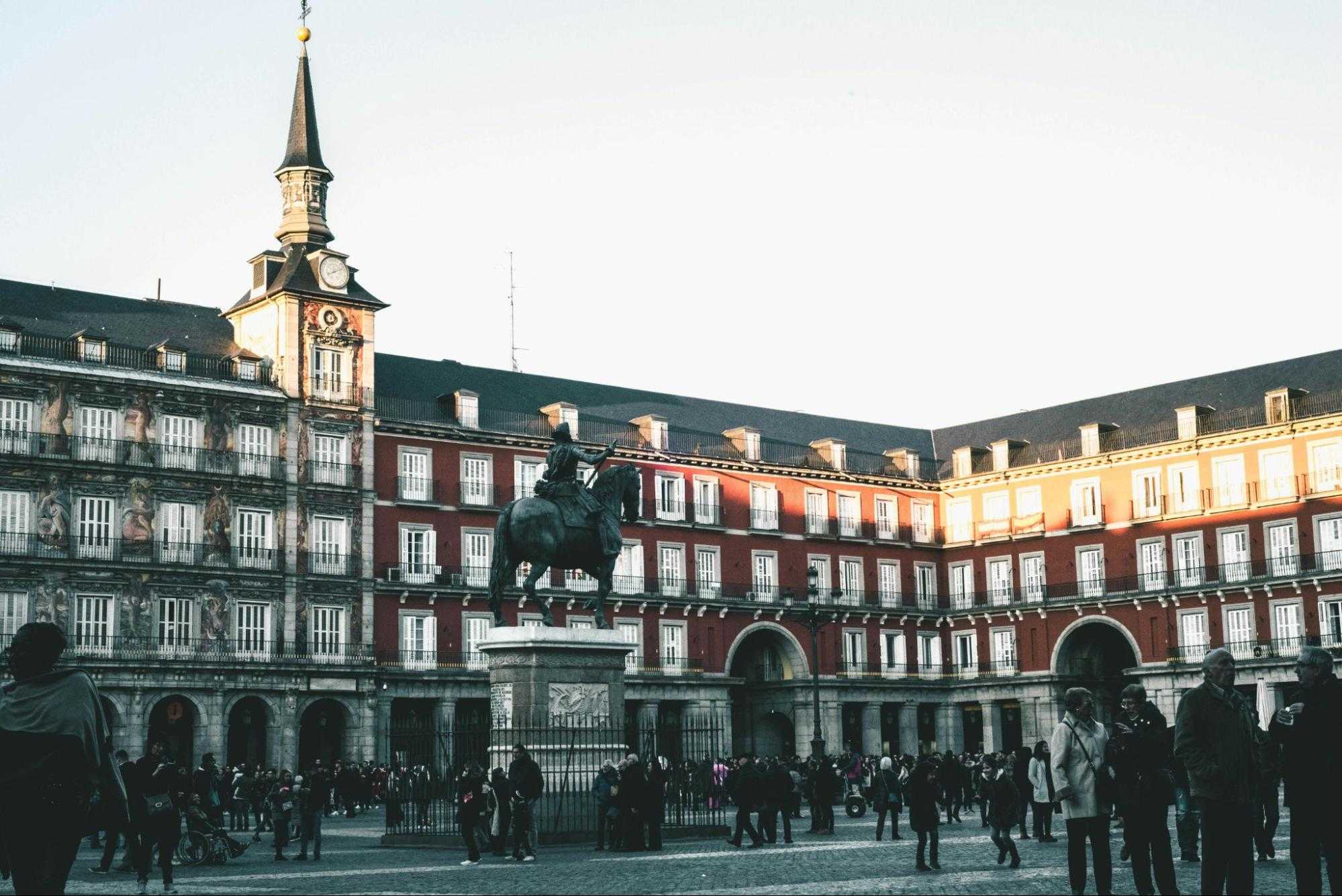 馬德里景點 7. 馬德里主廣場（Plaza Mayor）